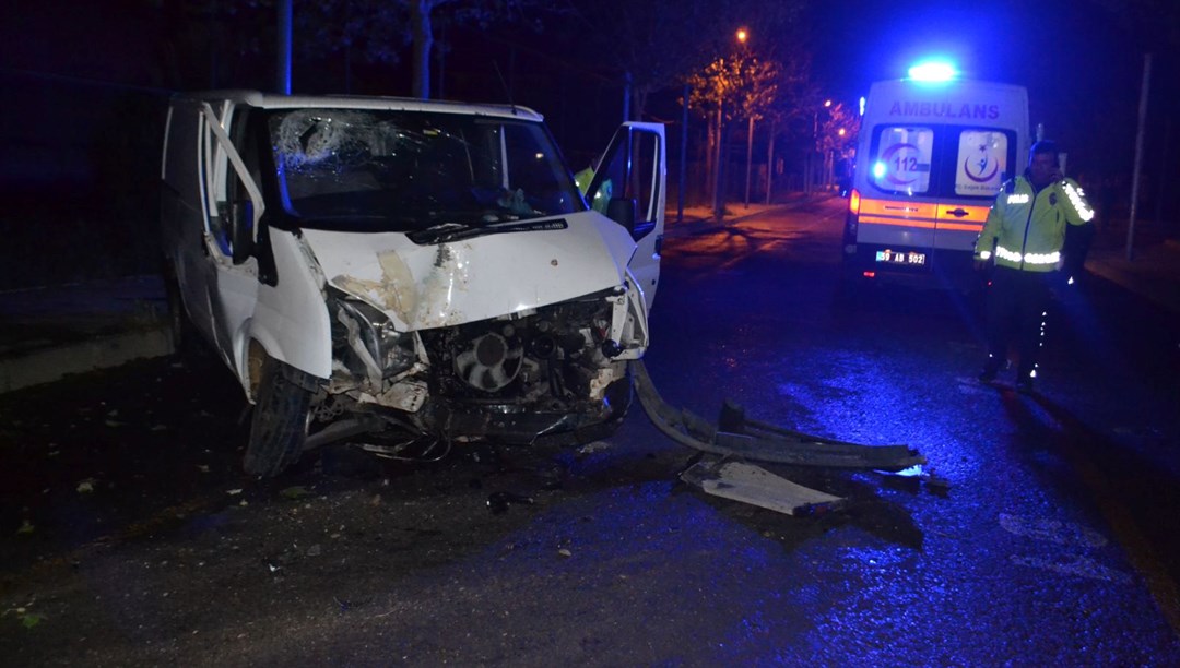 Çorlu’da alkollü sürücü ağaca çarptı: İki kardeşi ölüm ayırdı