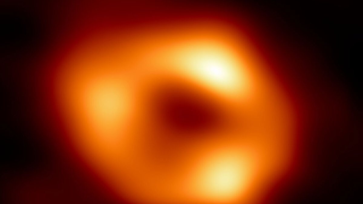 Galaksimizin merkezindeki kara delik ilk defa görüntülendi