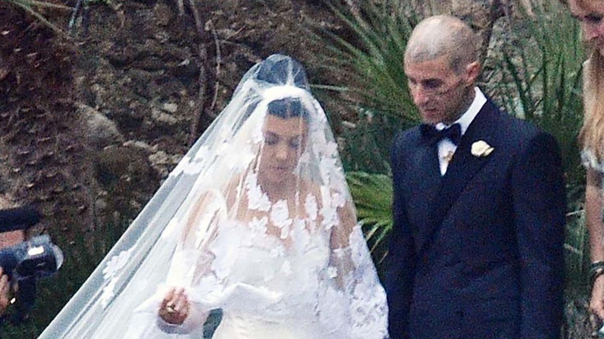 Kourtney Kardashian ve Travis Barker 3. kez evlendi