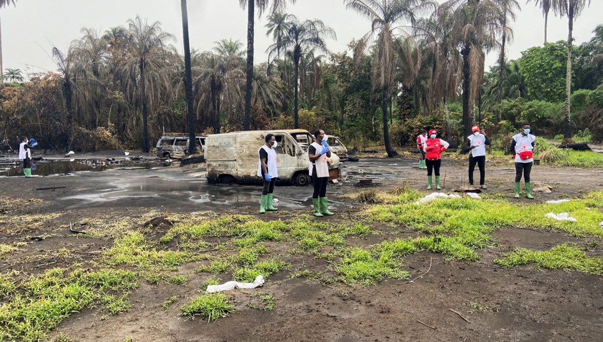 Nijerya’da kaçak petrol rafinerisi patladı: 10 ölü