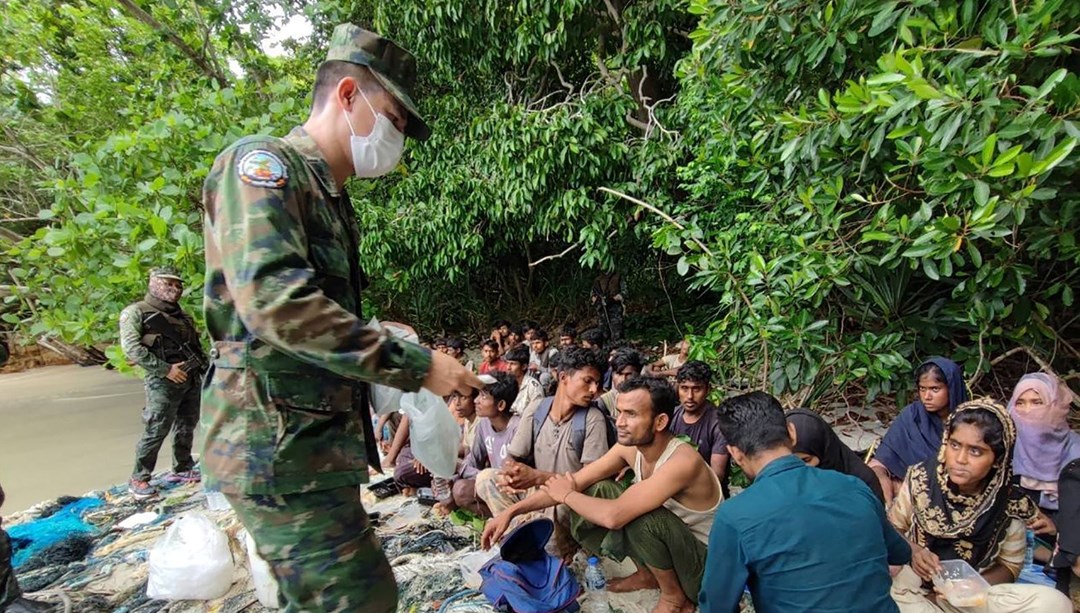 Tayland’da ıssız bir adaya 59 Arakanlı terk edildi