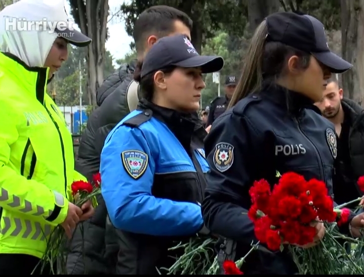 Beşiktaş terör saldısı şehitleri için anma programı düzenlendi. Kabirleri başında anılan şehitler için mevlit okutuldu.