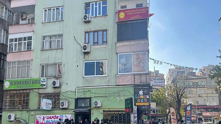 Diyarbakır’da 3 partiye polis baskını!