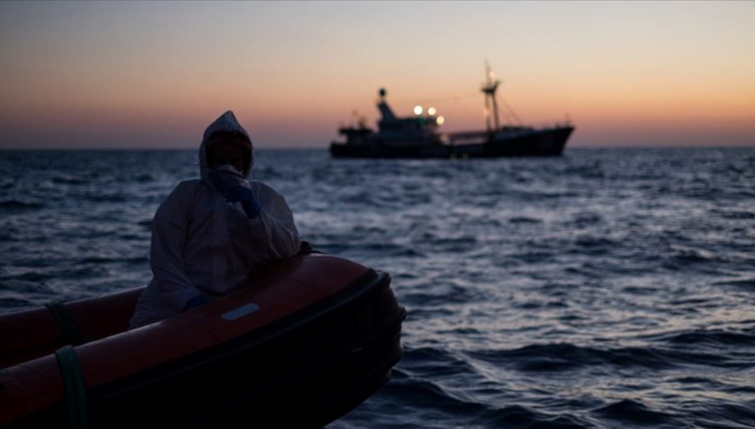 Akdeniz’de göçmen faciası: 30 kişi kayıp