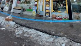 Çatıdan düşen buz kütlesi öldürdü