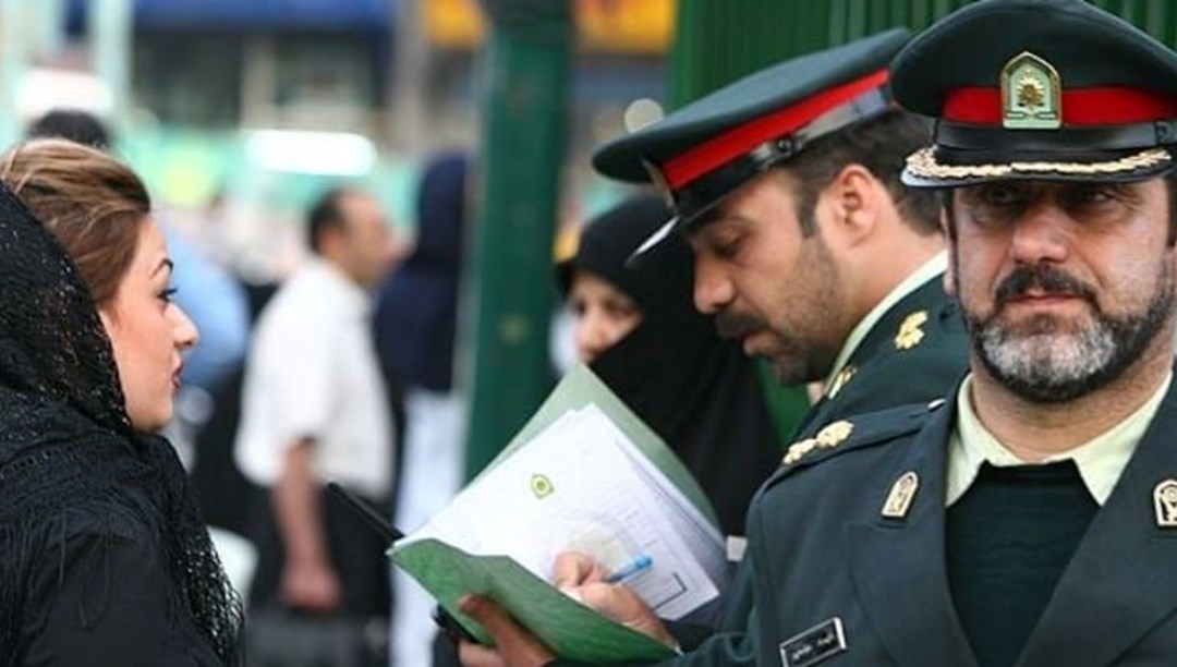 İran’da polisler kameralı görev yapacak