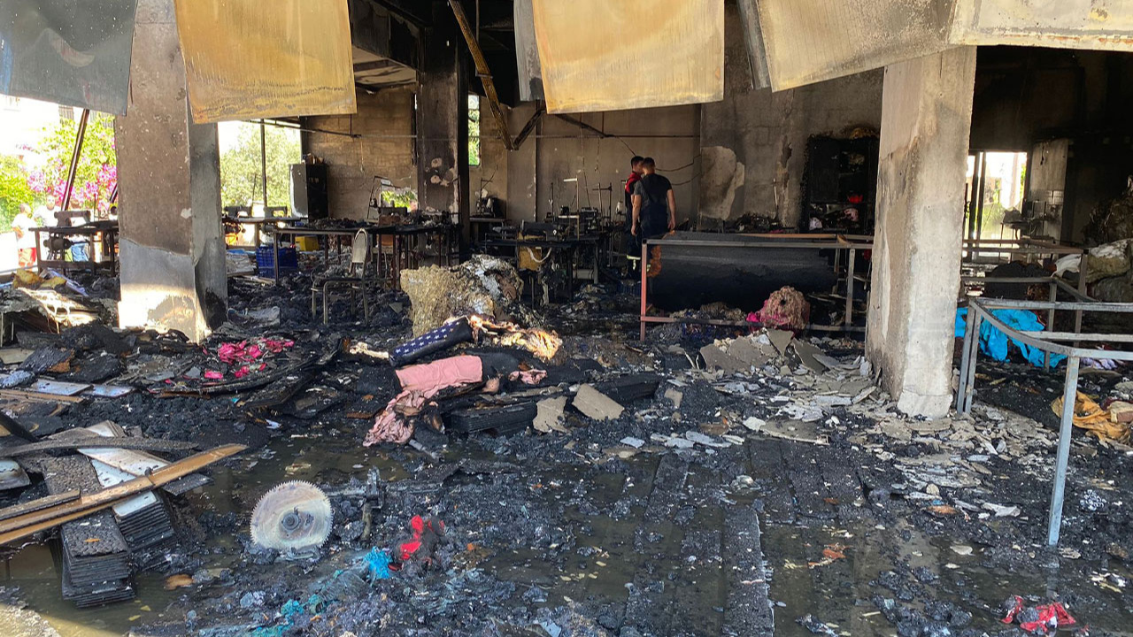 Fethiye’de çıkan yangın 1 iş yeri ile 3 evde hasara neden oldu