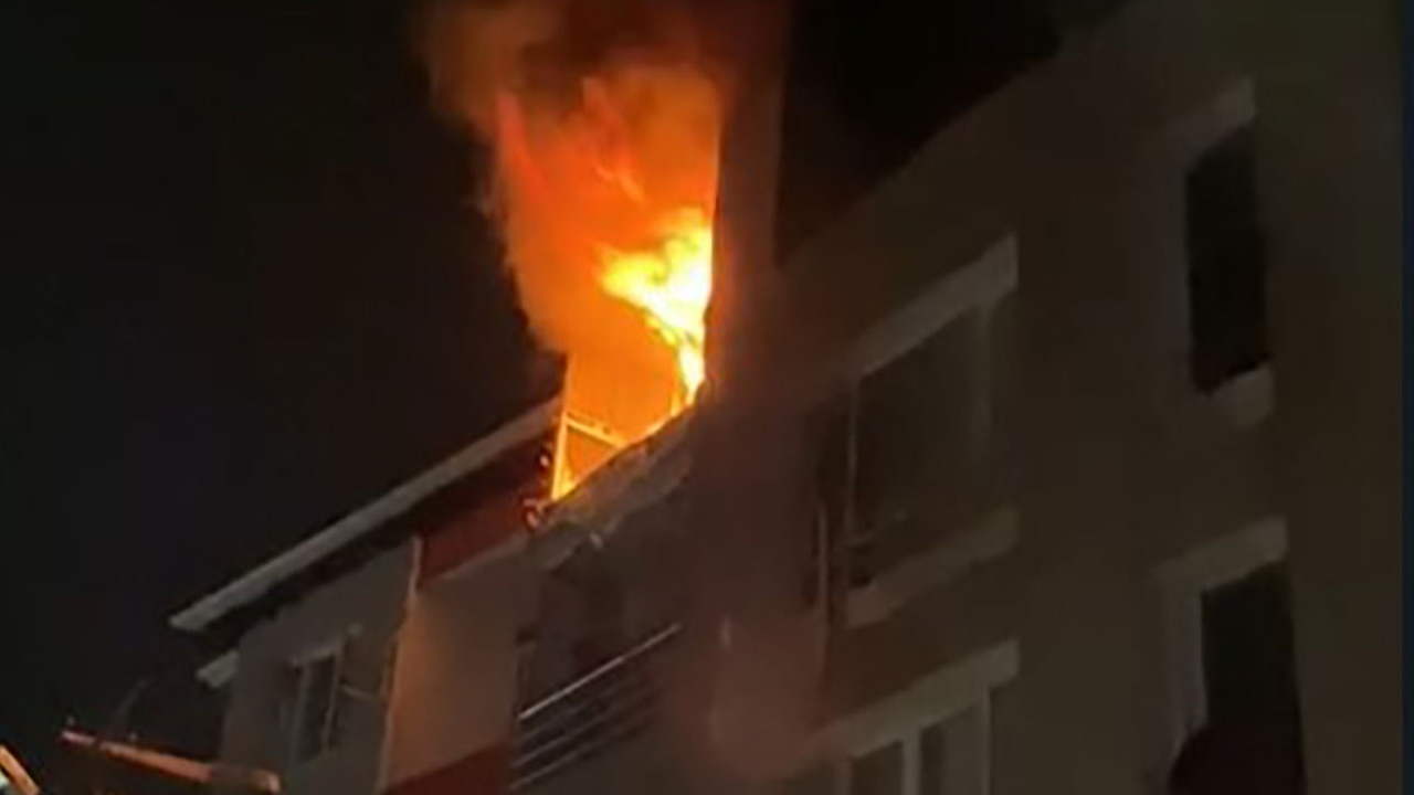 Eskişehir’de apartmanda patlama oldu! Bir kişi balkon camından uçtu