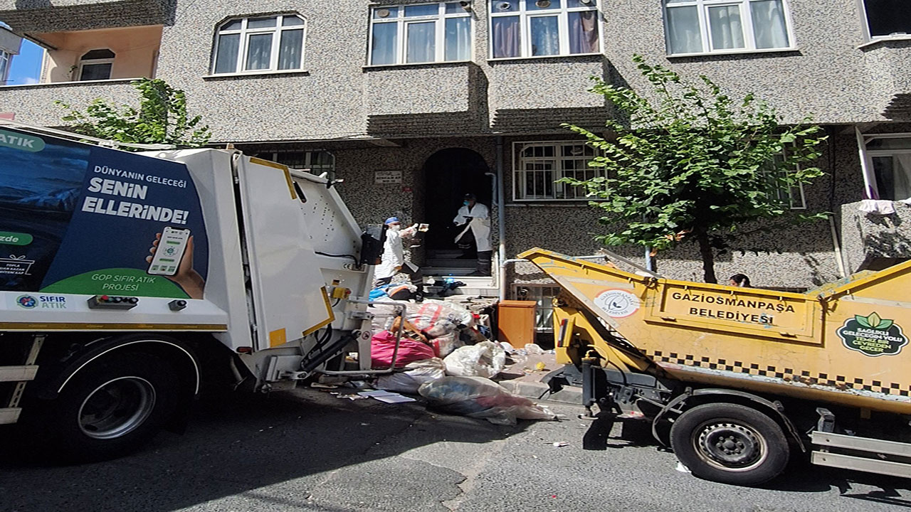 Görenler dehşete kapıldı! Gaziosmanpaşa’da bir evden 5 ton çöp çıktı