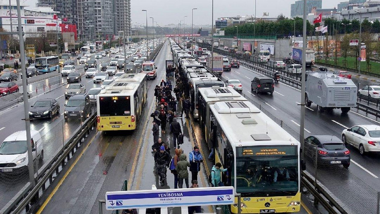 İstanbul’da haftanın ilk günü trafik yoğunluğu yaşanıyor