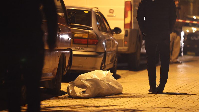 İstanbul’da park ettiği otomobilin altında kalan sürücü yaşamını yitirdi! El frenini çekmemiş