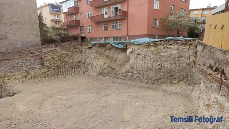 İstanbul’da toprak kayması nedeniyle 5 katlı bina tahliye edildi