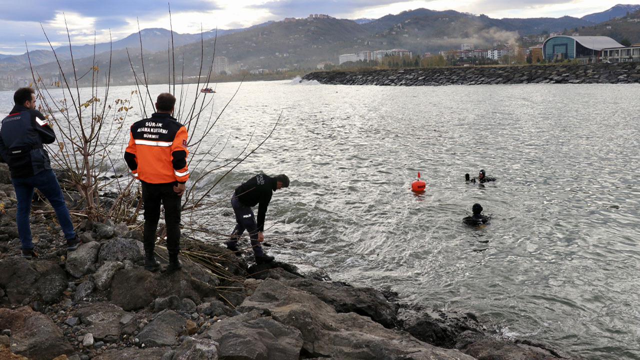 Trabzon’da dalgalara kapılan 2 kişiyi arama çalışmaları devam ediyor