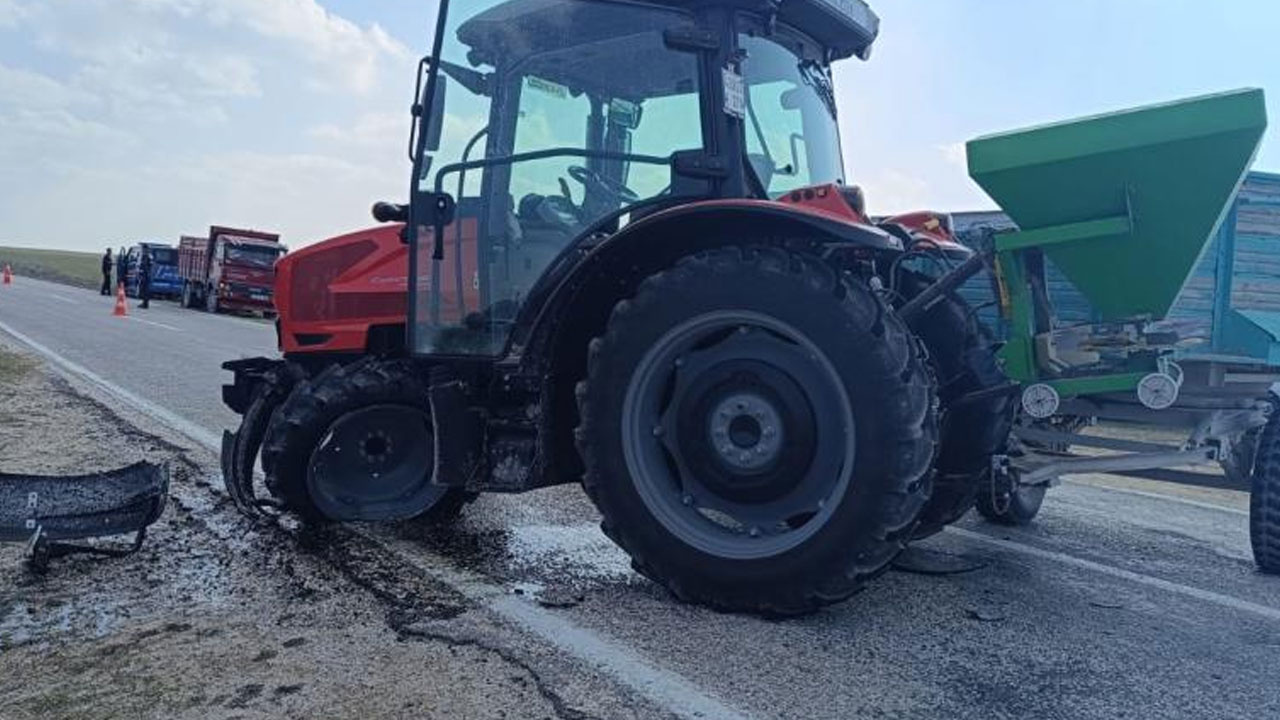 Konya’da traktörle otomobil çarpıştı: 2 ölü, 3 yaralı