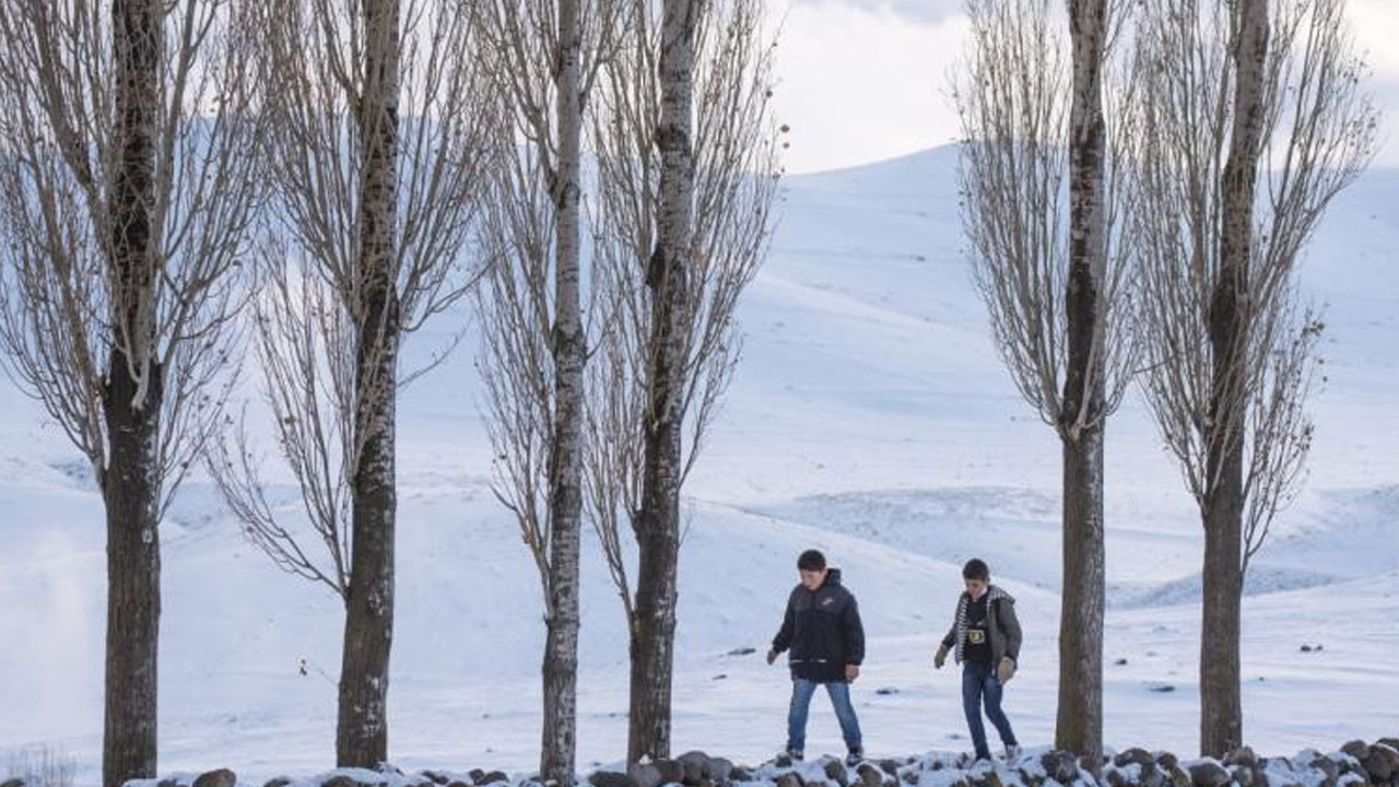 Kars, Ardahan ve Tunceli’de kar etkisini artırdı