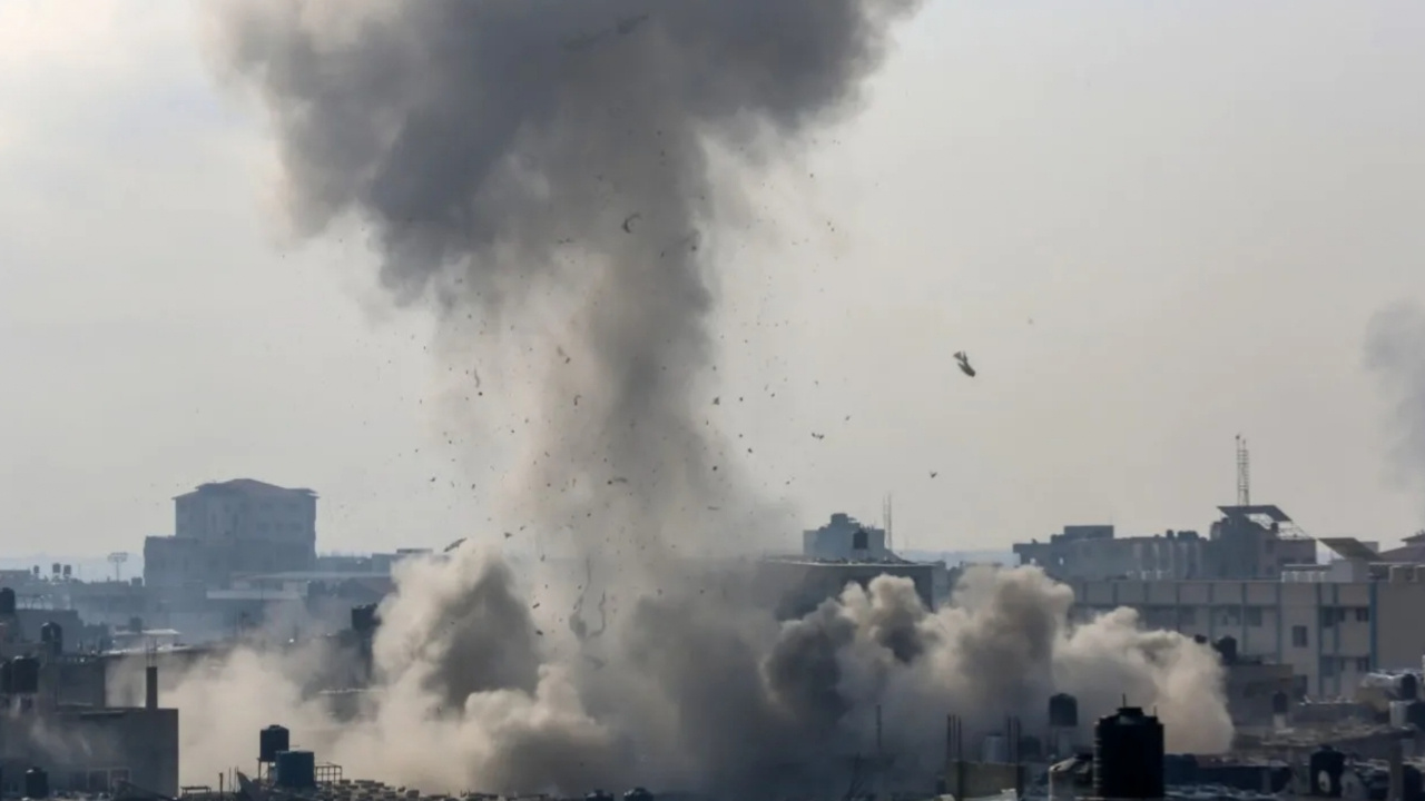 İsrail’den Gazze’ye hava saldırısı: ölü ve yaralılar var