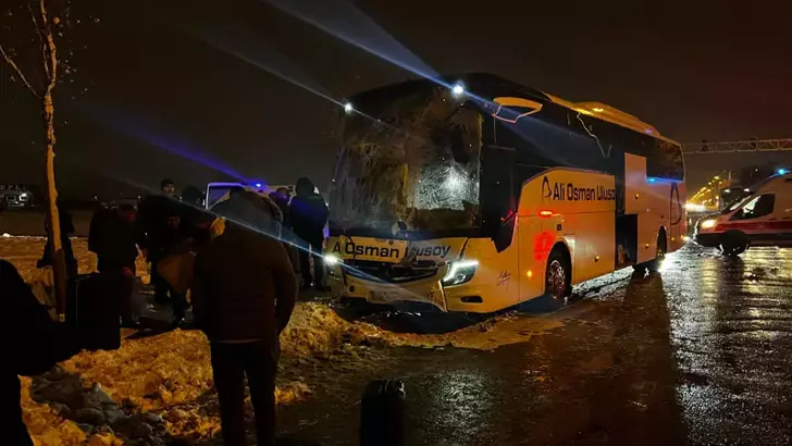 Kayseri’de servis midibüsü ile yolcu otobüsü çarpıştı: 17 yaralı