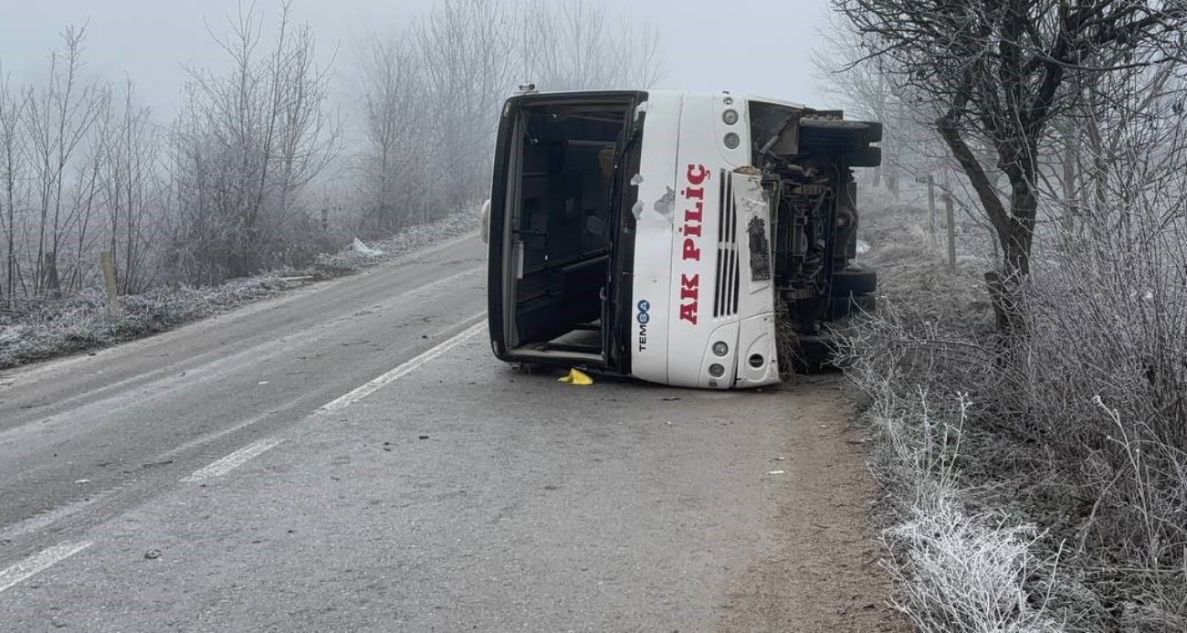 Bolu’da Akpiliç’in işçi servisi devrildi: 9 yaralı