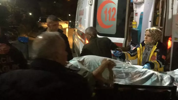 Adıyaman’da minibüs devrildi: 11 yaralı